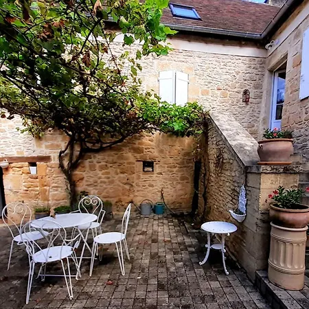 Dom wakacyjny Maison En Pierre Au Pied De La Vezere, Pour 6 Saint-Leon-sur-Vezere